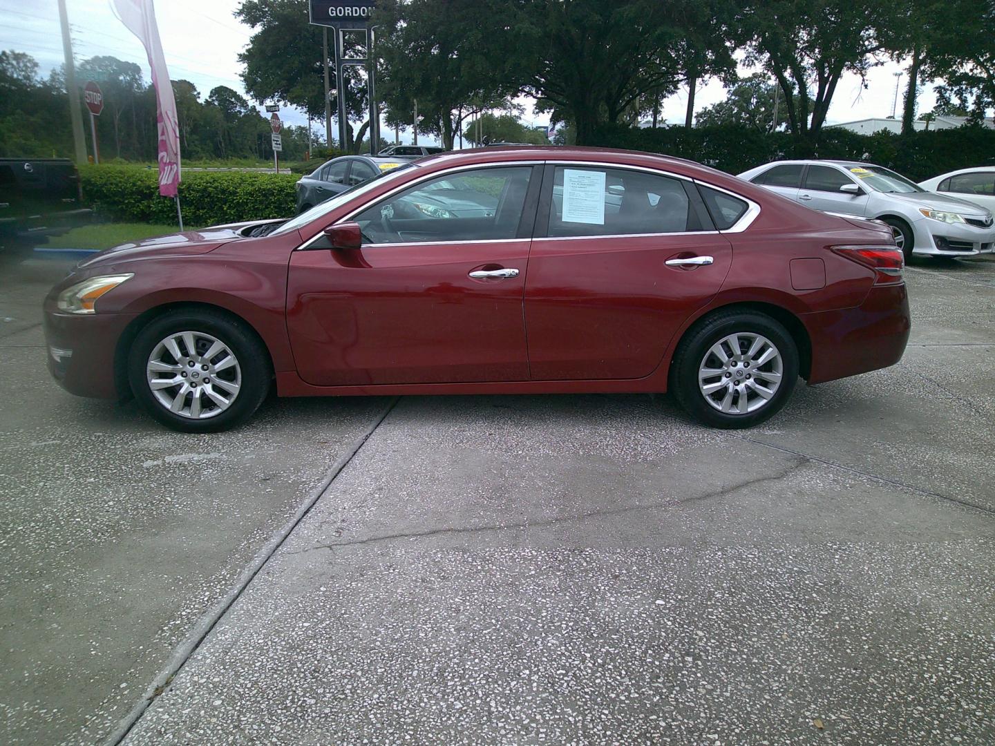 2013 RED NISSAN ALTIMA 2.5; 2.5 S; 2 (1N4AL3AP3DC) , located at 390 Hansen Avenue, Orange Park, FL, 32065, (904) 276-7933, 30.130497, -81.787529 - Photo#4